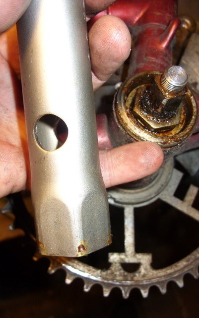 Glockenlager Konusmutter + Rohrschl�ssel