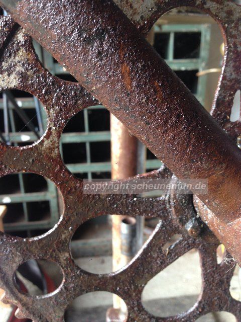 rostbearbeitung-an-einem-10er-jahre-kettenblatt