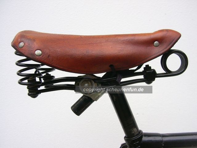 schweizer-militaer-fahrrad-zesar-1952sattel