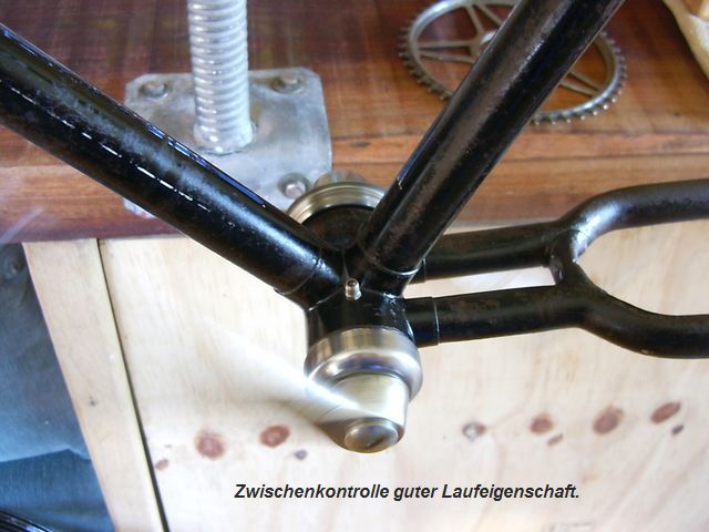 stricker-herrenrad-fragment-einbau--glockenlager
